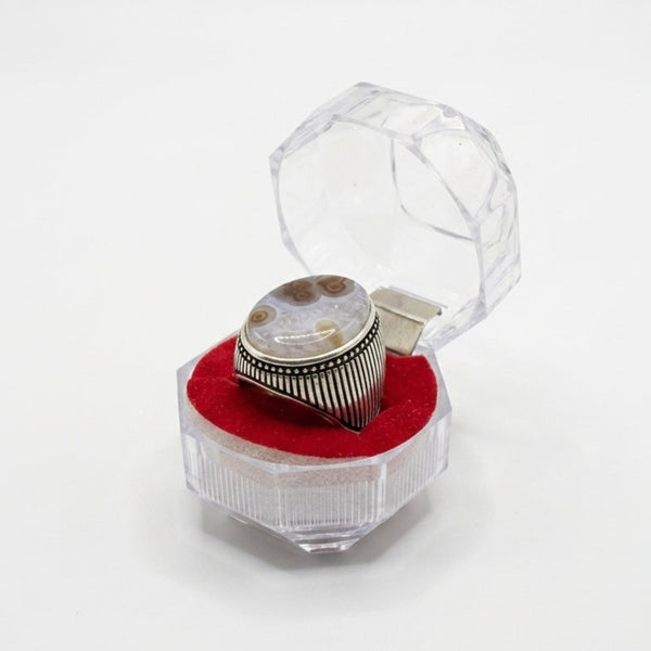 Yemeni eaqiq Rings