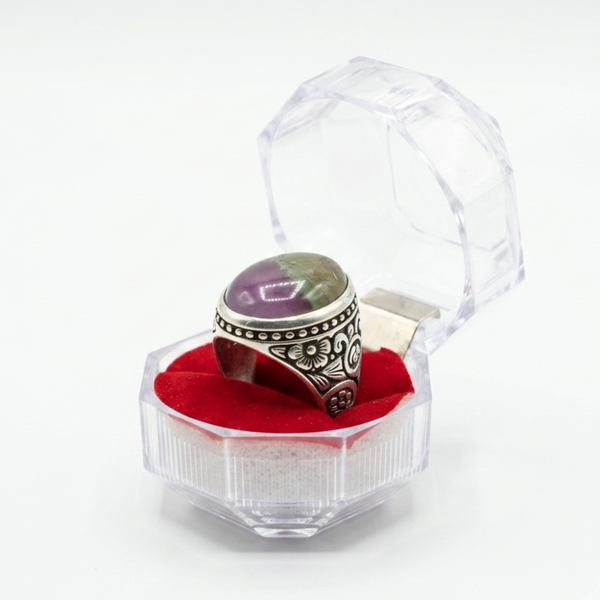 Yemeni eaqiq Rings