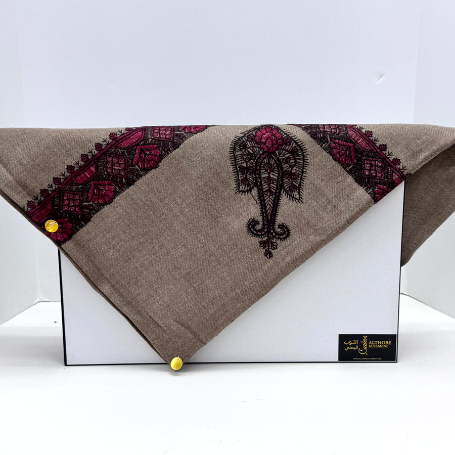 10124 Wool shawl